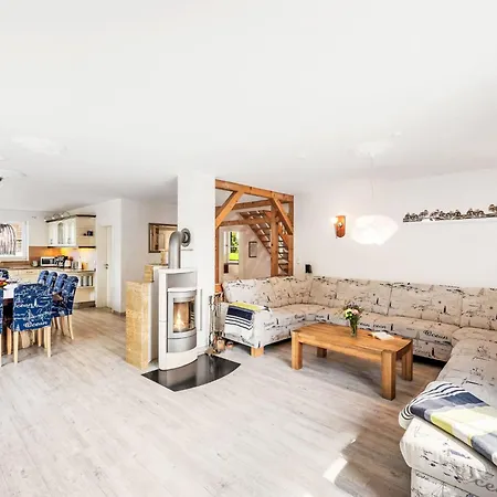 Casa vacanze Geraeumige Ferienvilla Jenny Am Mit Pool By Interhome Wohlenberg